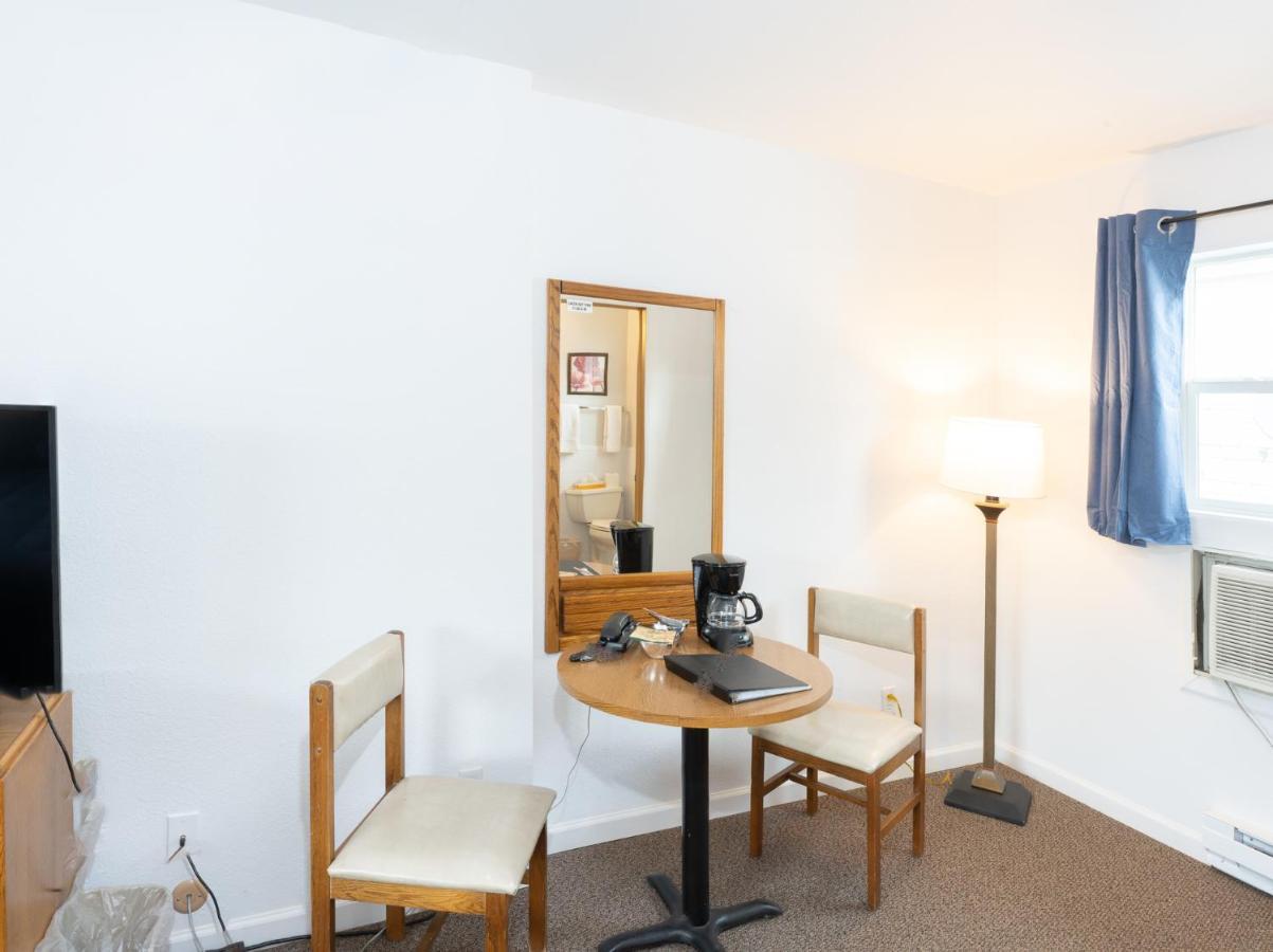 Siesta Motel Colfax Wa エクステリア 写真