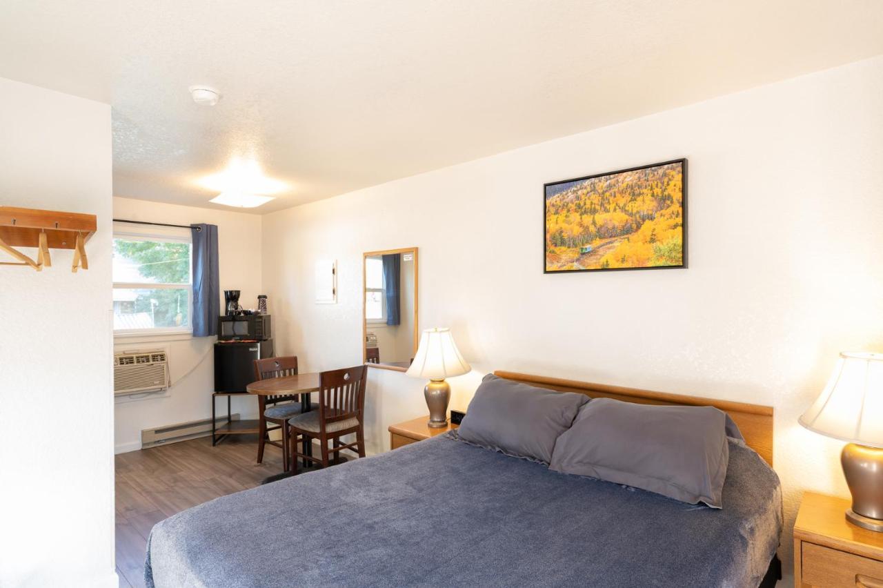 Siesta Motel Colfax Wa エクステリア 写真